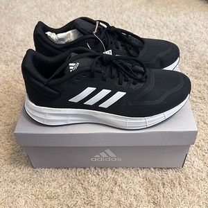Adidas Durango 10 Wide Running Shoe - Size 9 1/2 - New With Tags